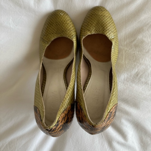 Like new, worn once Chloe olive and orange snakeskin pumps - Picture 1 of 7